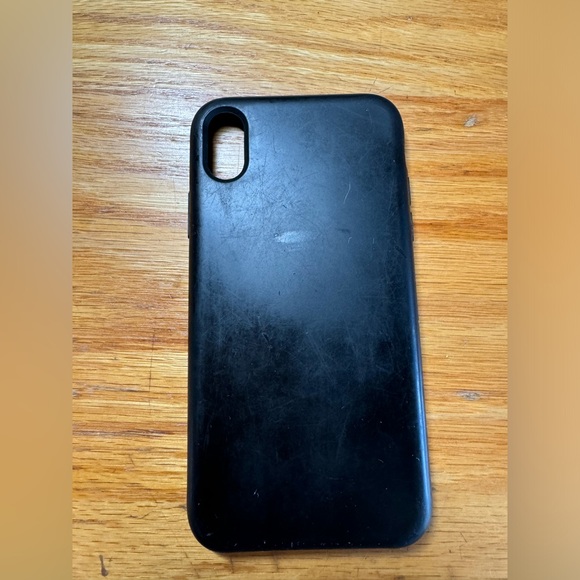 Used Black Unlocked IPhone XR with free black phone case - Picture 6 of 7